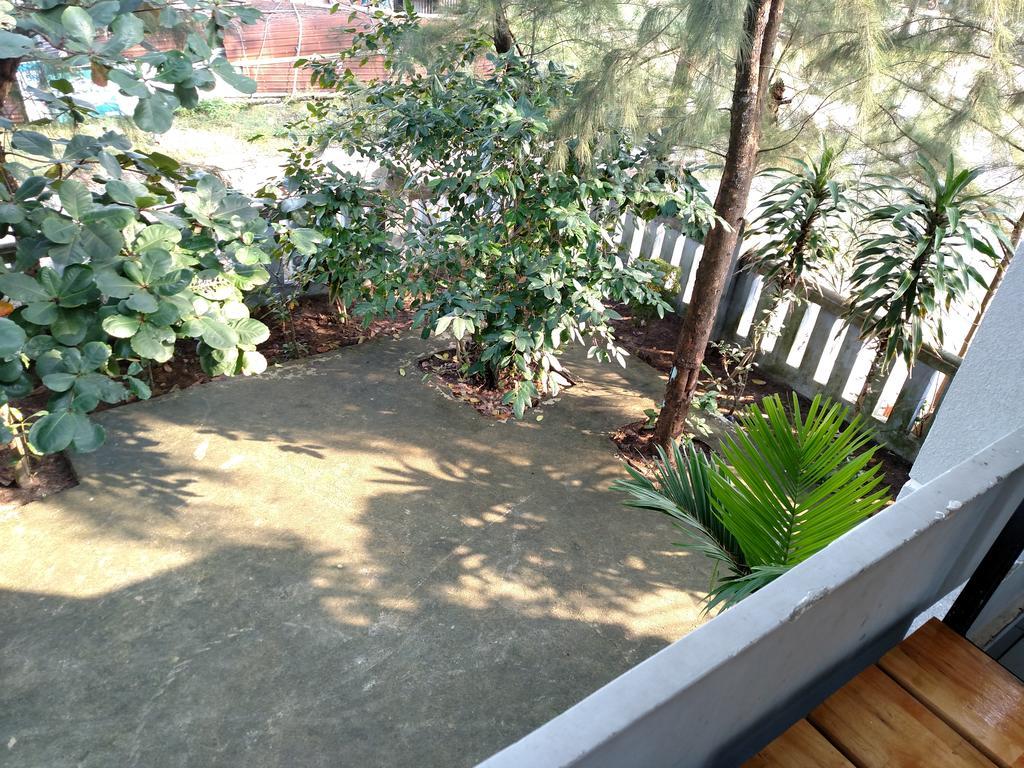 Nguyet Anh Guesthouse Lăng Cô Esterno foto
