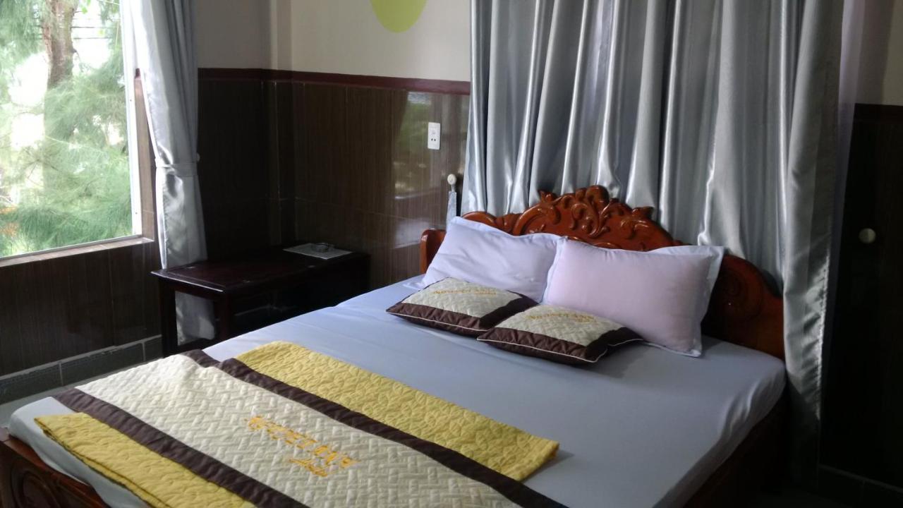 Nguyet Anh Guesthouse Lăng Cô Esterno foto