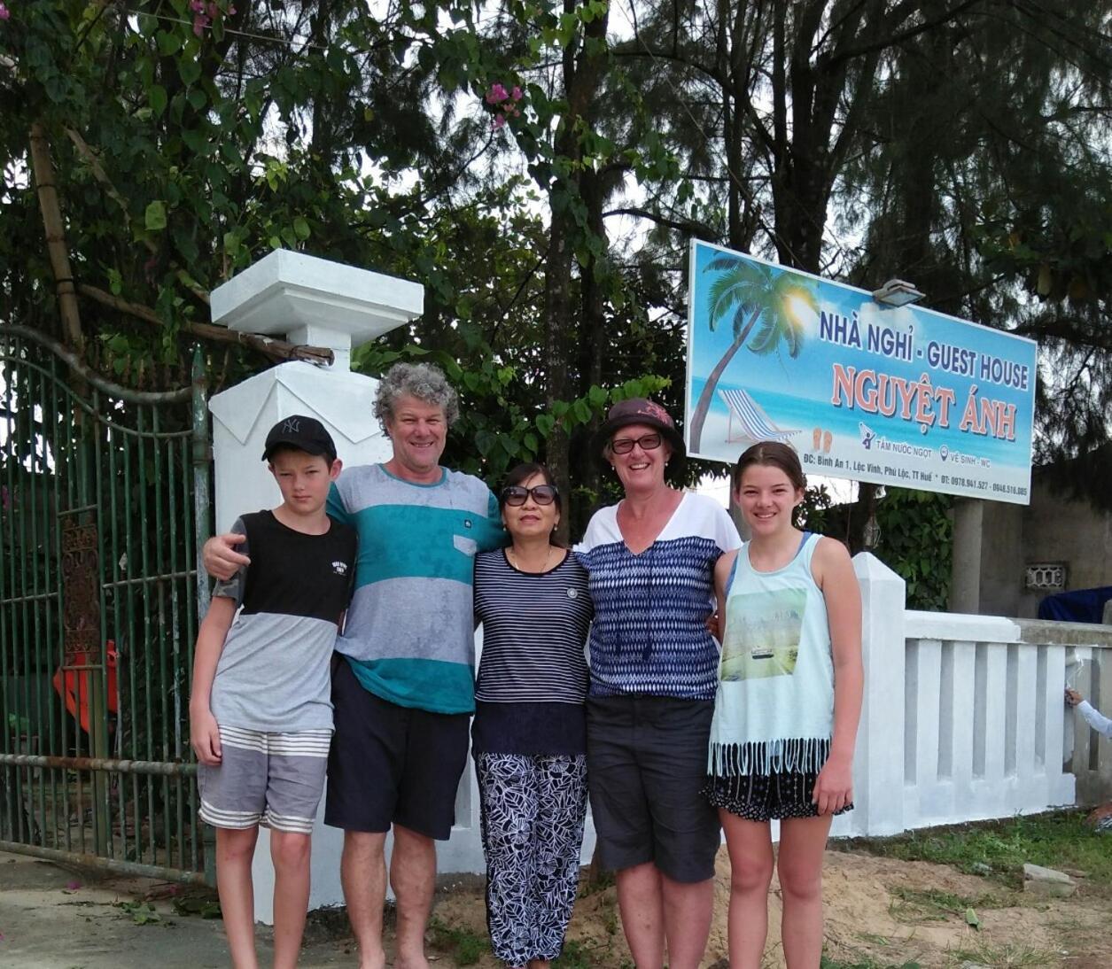 Nguyet Anh Guesthouse Lăng Cô Esterno foto