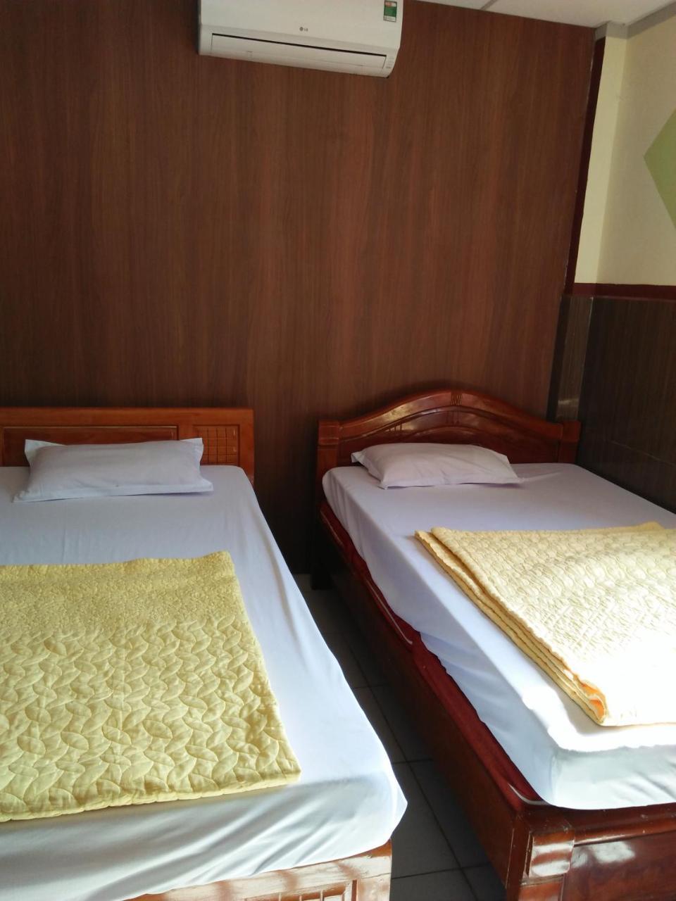 Nguyet Anh Guesthouse Lăng Cô Esterno foto